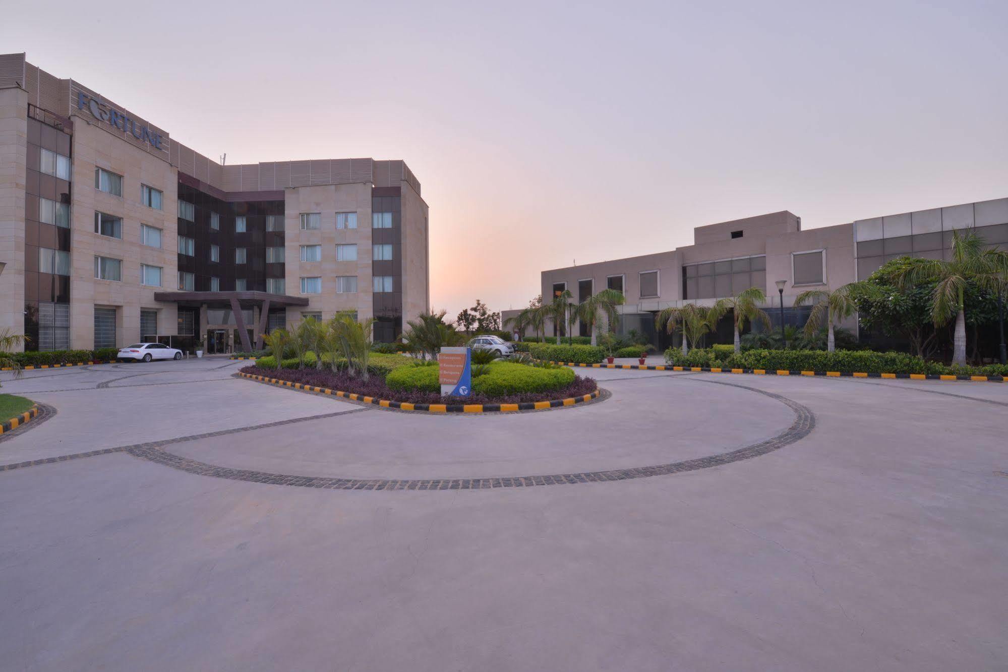 Fortune Park Orange, Sidhrawali, Gurugram - Member Itc Hotels' Group Bhiwadi Extérieur photo